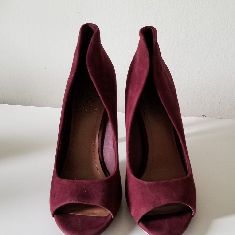 Vince Camuto Karolynn Peep toe pumps